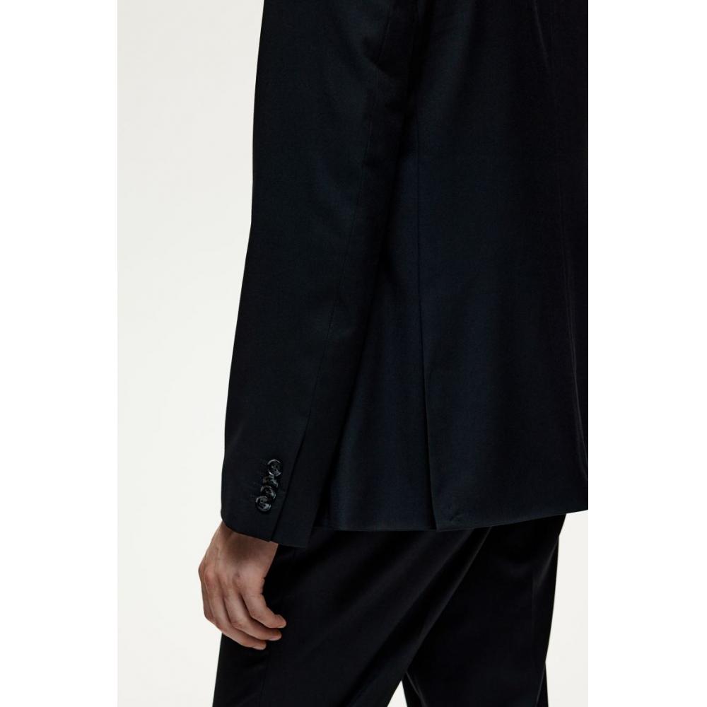 Куртка HM slim fit черного цвета