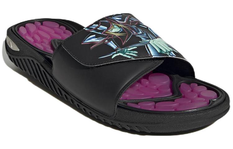 Рептоссаж Yu-Gi-Oh! x Reptossage Adidas Шлепанцы 'Темный Маг' HQ4274