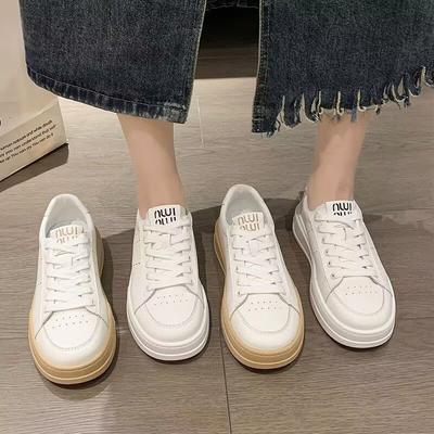 Маленькие белые туфли женские 2024 весна новые на толстой подошве популярные женские туфли весенние повседневные универсальные белые кеды женские