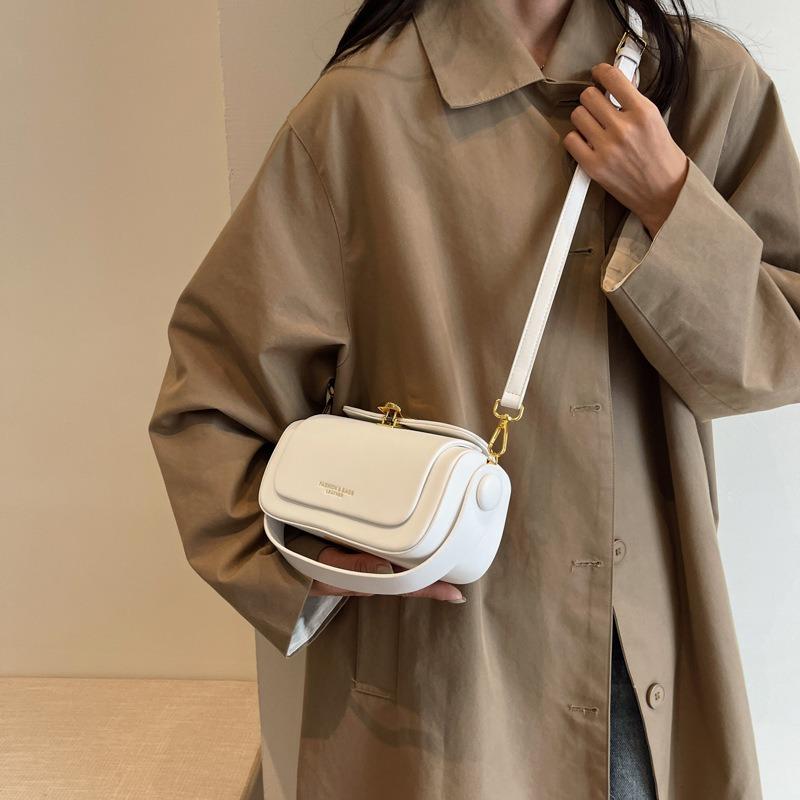 Премиальная текстура портативная маленькая квадратная сумка женская новая легкая роскошь нишевый дизайн для通勤 универсальная на плечо сумка-мессенджер