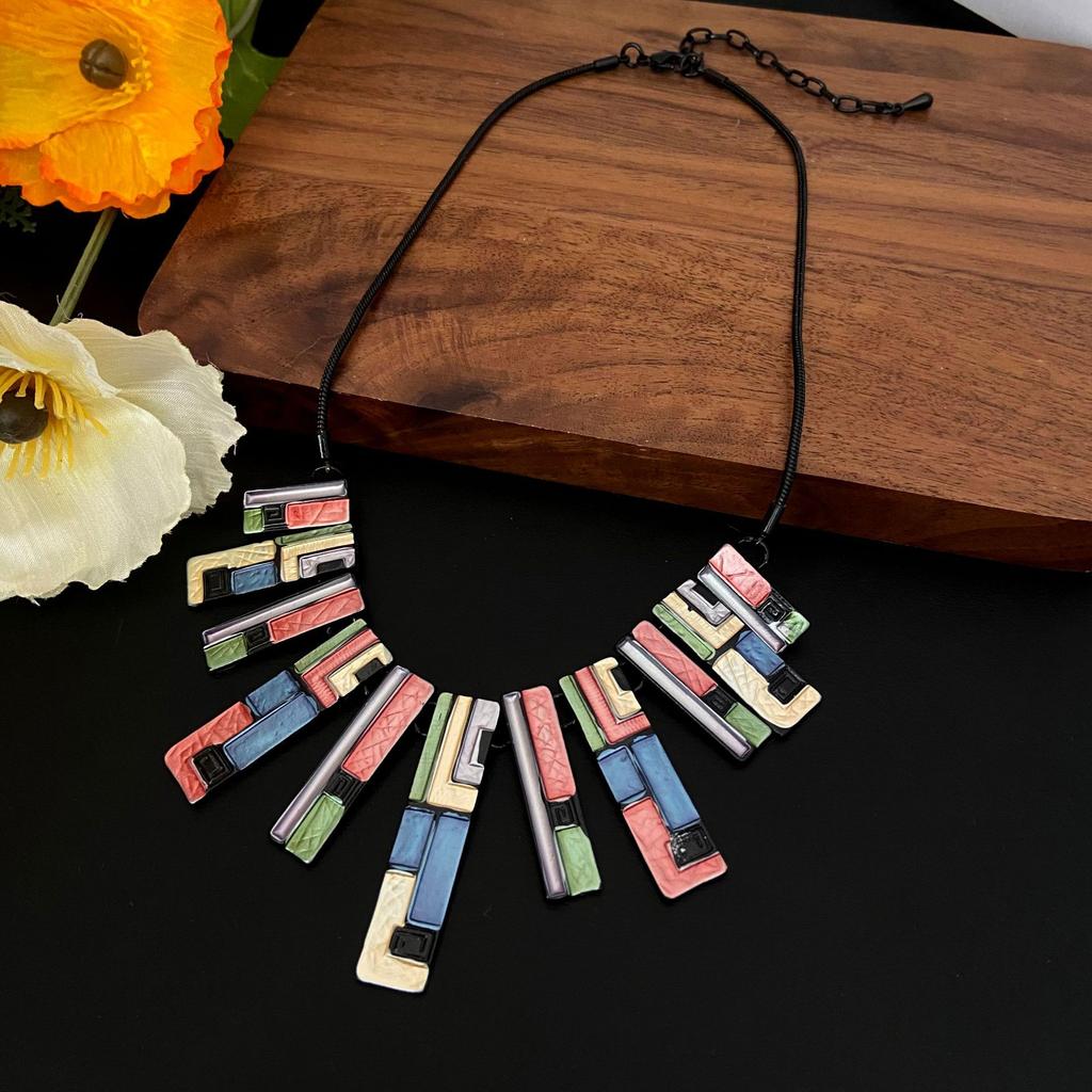 Новое цветное ожерелье с нерегулярным тотемом, богемное ожерелье-тотем для банкета для леди