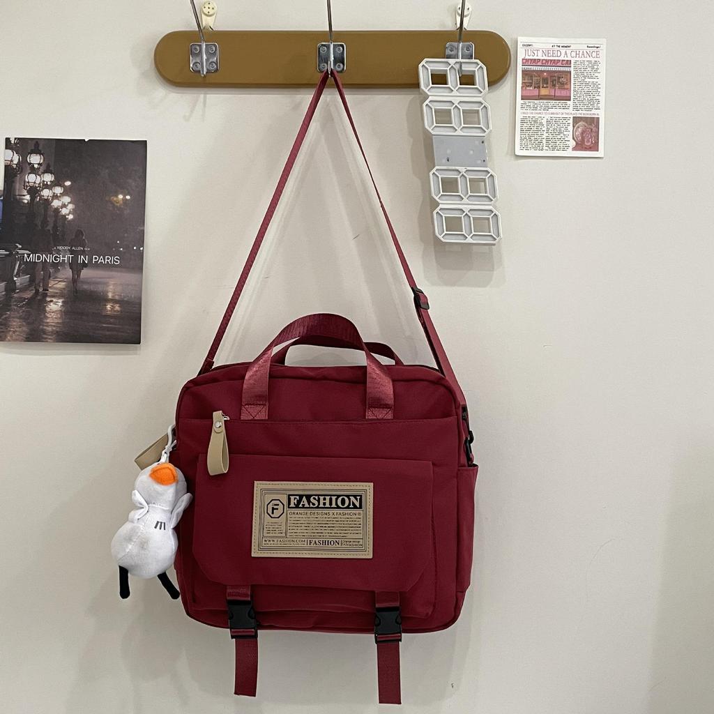 Fashionable Water-Repellent Student Backpack: Trendy High-Capacity Design for Couples