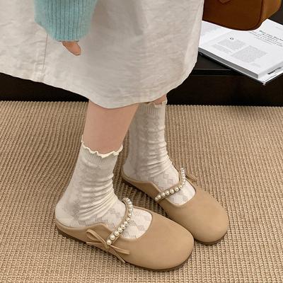 Легкие тапочки-мешки на плоской подошве в стиле ретро во французском стиле с жемчугом, женские, новинка 2025 года, летняя верхняя одежда, нескользящие универсальные полутапочки