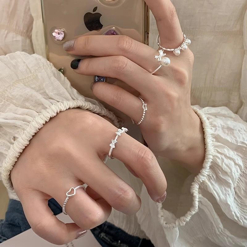 Уникальное геометрическое кольцо с жемчугом любви для женщин Высококачественная медь Регулируемый дизайн Стильные цвета для каждого случая