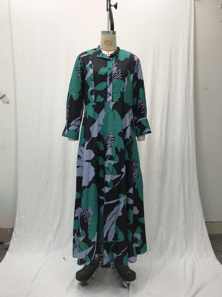 Женское платье А-силуэта с завышенной талией и большим подолом с цифровым принтом, весна/лето 2024