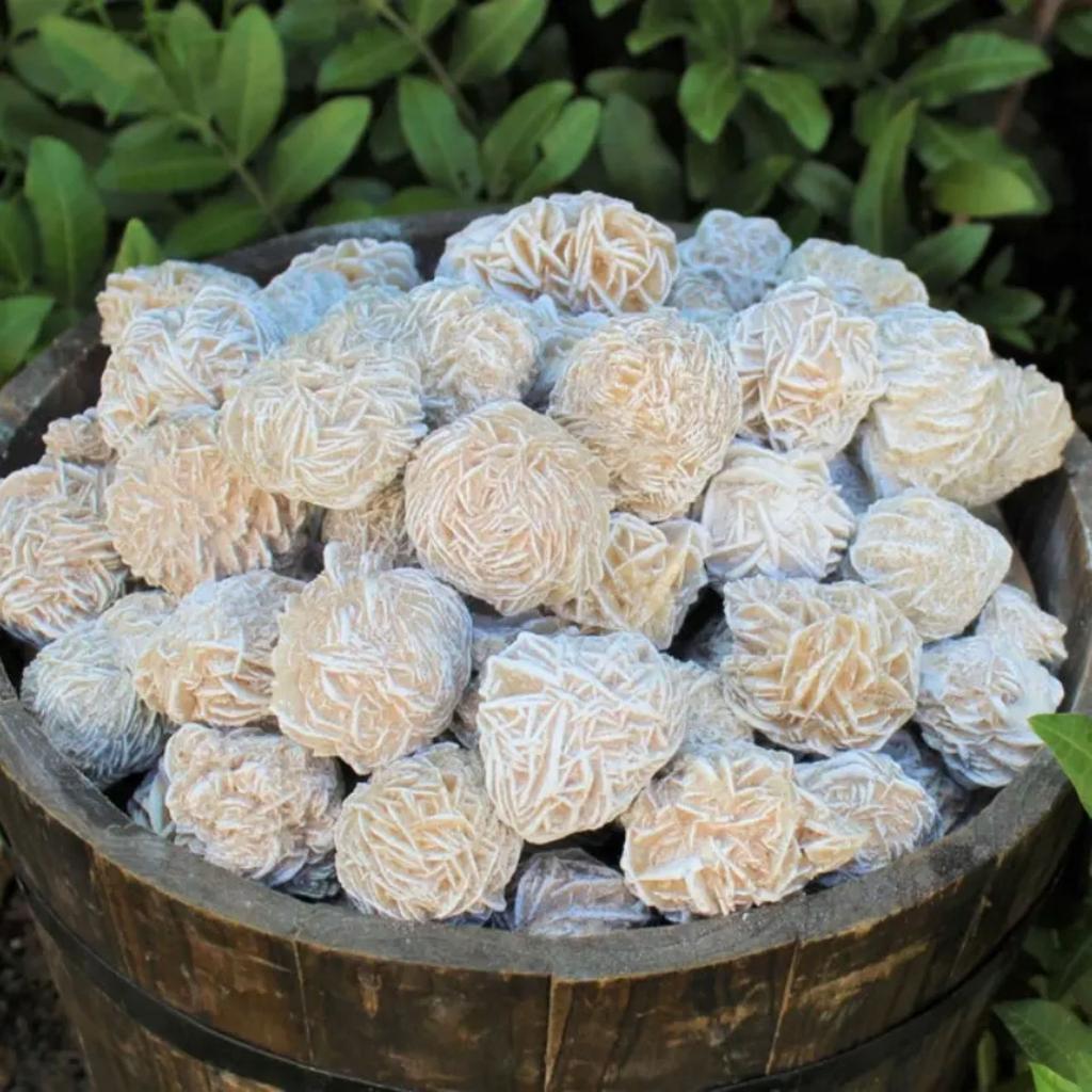 Natural Ore Desert Rose Crystal Raw Rose Stone Ornament Indoor Decorations Home Ornaments