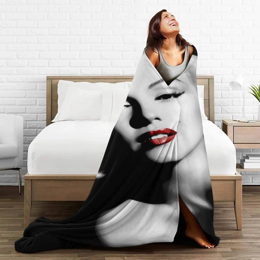 Marilyn Monroe Blankets Flannel Textile Decor Breathable Super Warm Throw Blankets for Bedding Couch Plush Thin Quilt