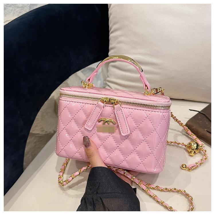 Elegant Shiny PU Diamond Lattice Chain Shoulder and Crossbody Handbag for Women