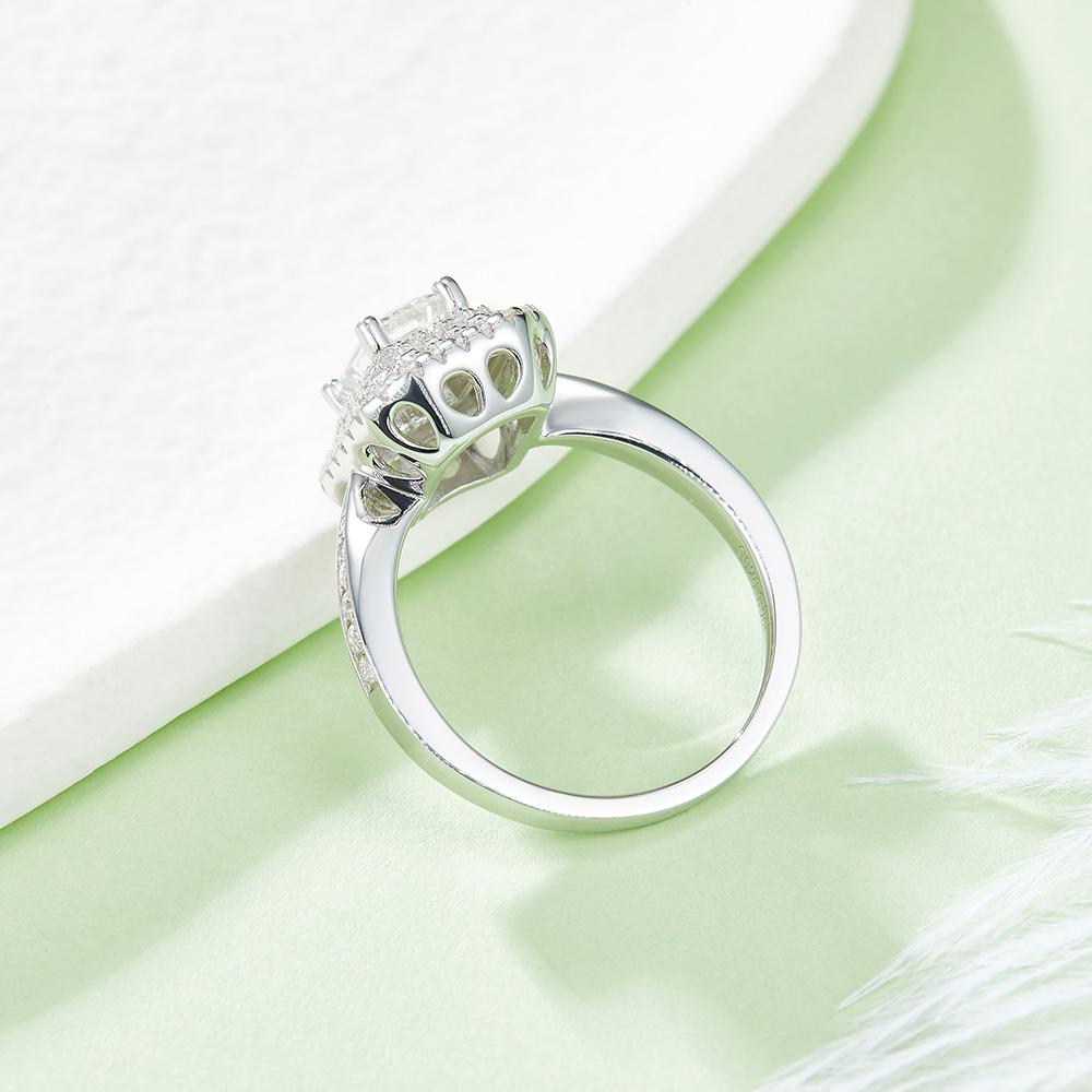 New Trendy Fine Jewelry White Gold Plated 925 Sterling Silver 1ct Moissanite Emerald Cut Engagement Rings