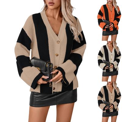 Женский кардиган свободного кроя с цветными полосками и рукавами-колокольчиками и V-образным вырезом на пуговицах