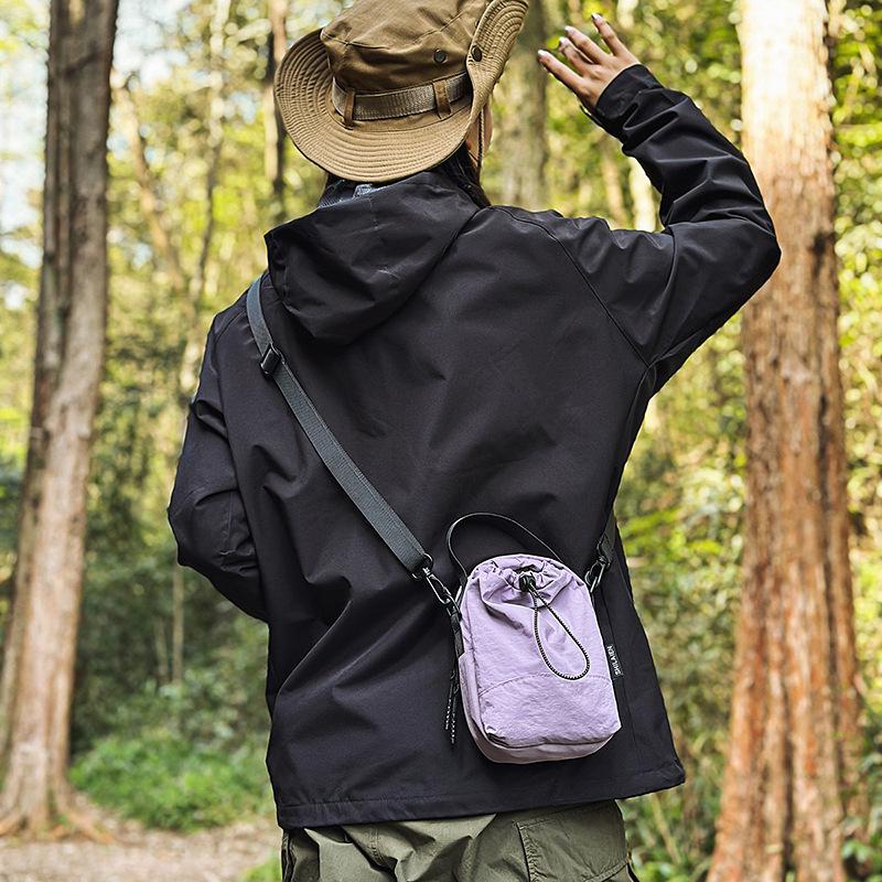 Small satchel women's niche design 2025 spring casual foreign style fashion messenger bag boys casual shoulder bag women