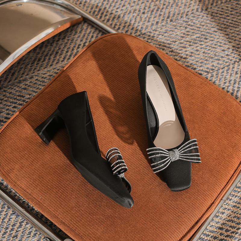 B Temperament Square Head Thick Heel Women's Wedding Shoes New Bow Versatile Comfortable Single Shoes Women