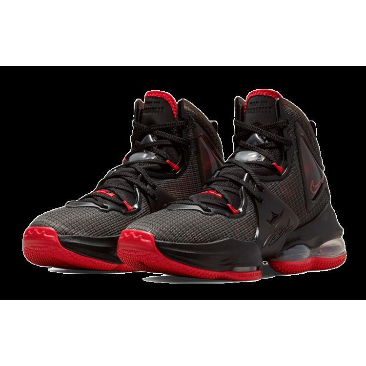 Nike Детские кроссовки LeBron 19 GS Bred черные DD0418-011