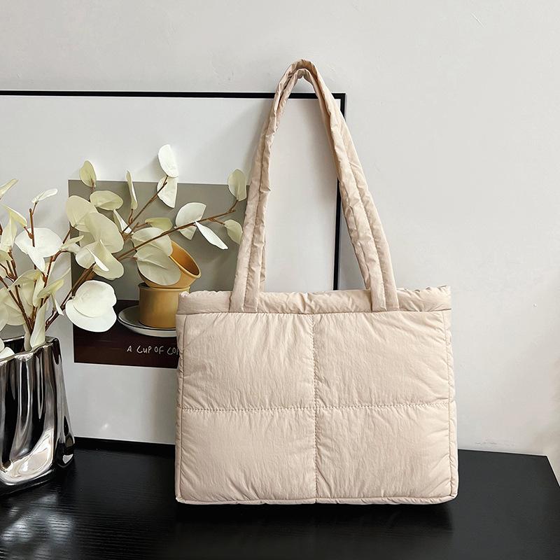 Корейская мода! Новая универсальная сумка через плечо с ромбовидным квадратным плетением, выполненная из хлопкового пуха, невероятно привлекательна.