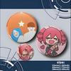 32/44/58 мм милые значки аниме-сериала забавный значок кота енота интересные мультяшные животные броши рюкзак одежда подарок аксессуар