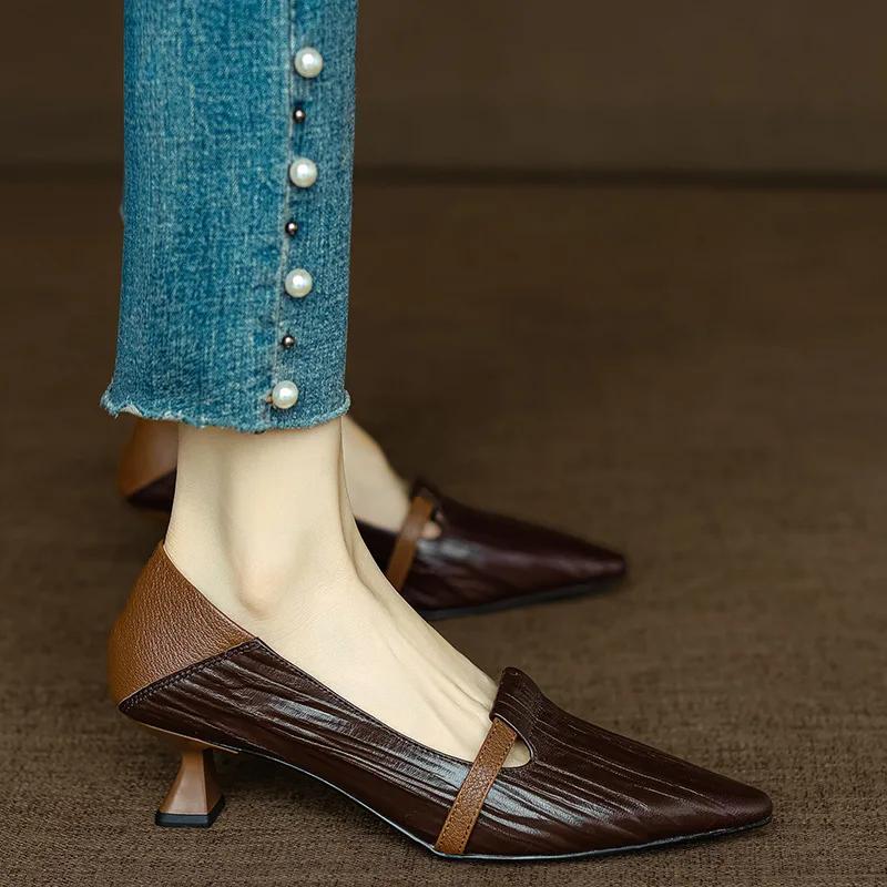 Элегантные женские туфли-лодочки с острым носком, цветные блоки, неглубоким вырезом и ретро-каблуком-рюмочкой