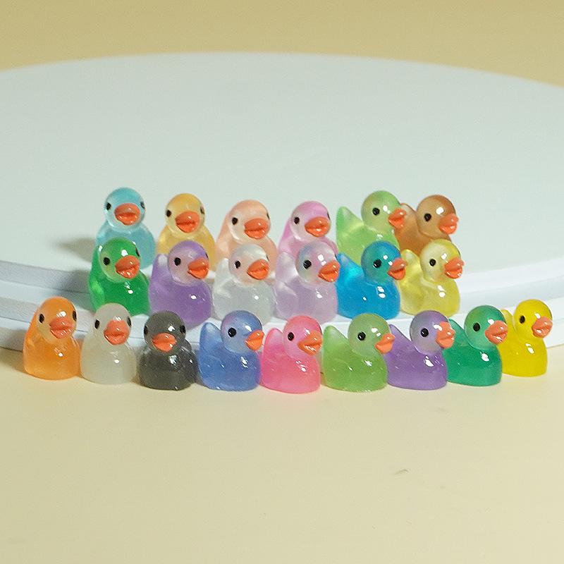 Miniature Colorful Luminous Duck Resin Ornaments for Micro Landscape and Moss Decor