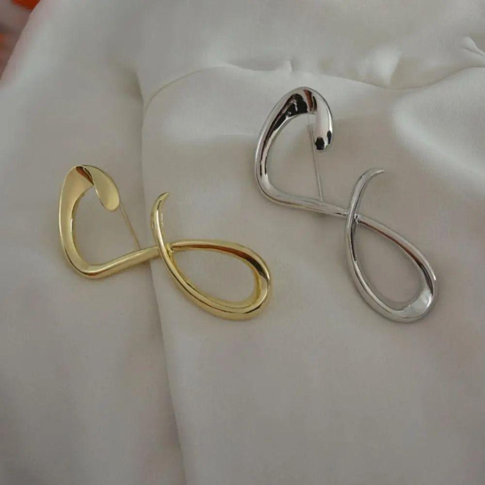 Exquisite Lucky Number Brooch Gold Irregular Metallic Brooches Fashion 8-shaped Pin Blouses