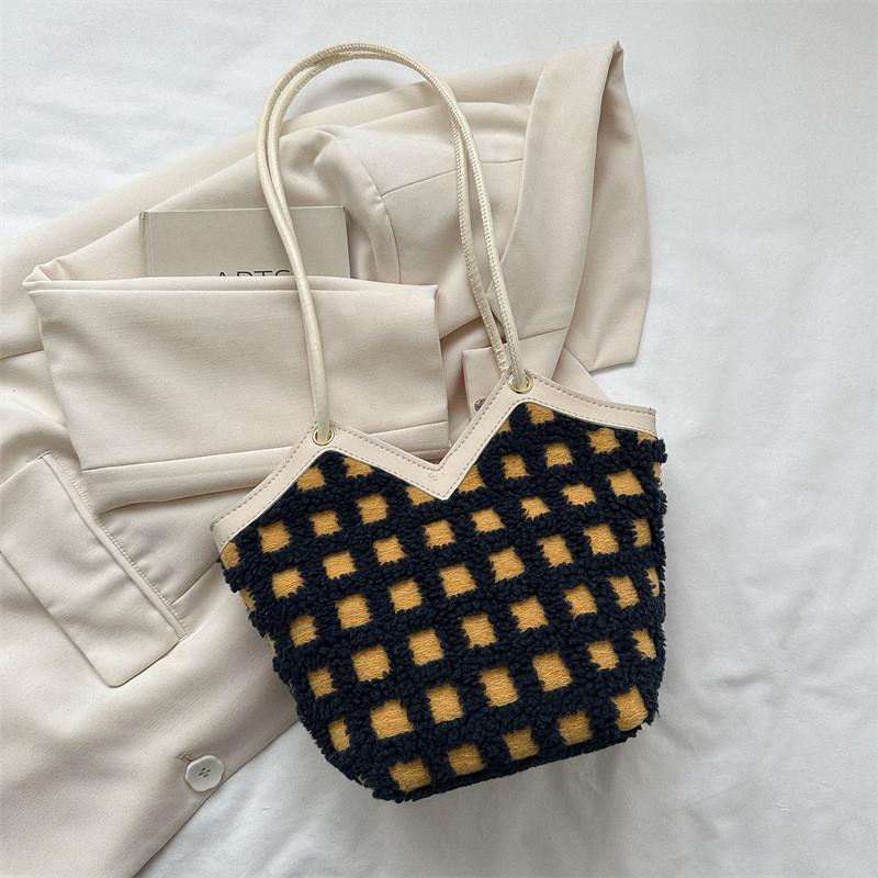 Fashionable Minimalist Shoulder Bag Stylish Tote Bag Large Capacity Perfect For Everyday Use