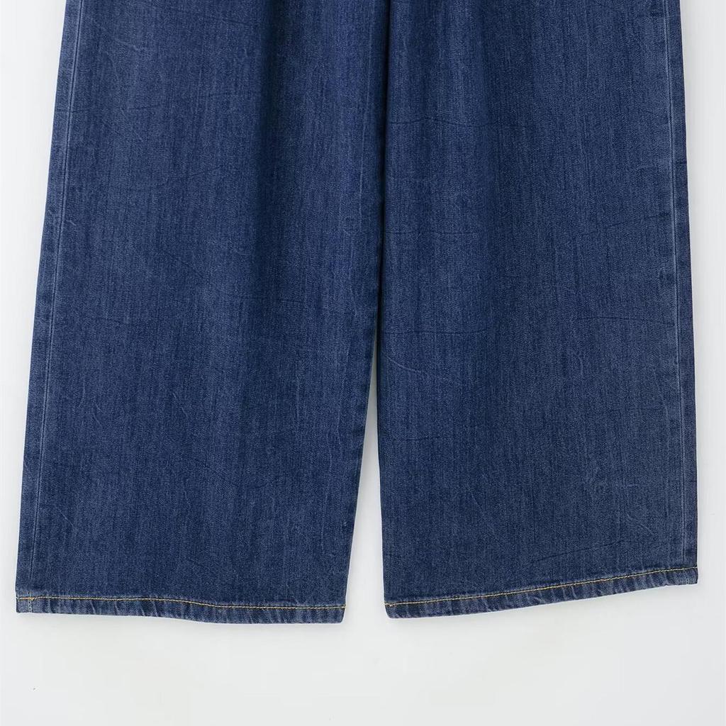 Весенний женский джинсовый комплект 2025 года: рубашка с поясом и плиссированные длинные брюки