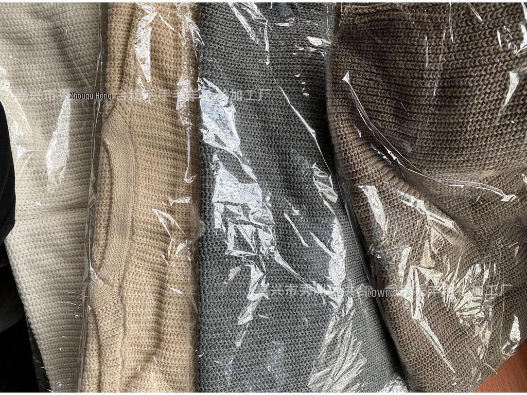 Chunky Knit Women's Cardigan - Versatile, Loose, Mid-Length for Autumn/Winter.