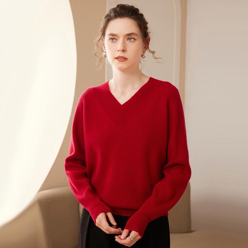 New Women's Plus Size V-neck Cashmere Knit Sweater - Thick, Warm, Loose Fit, Versatile Casual Outerwear.