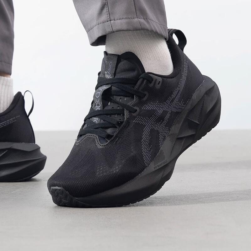 Asics Мужские беговые кроссовки NOVABLAST