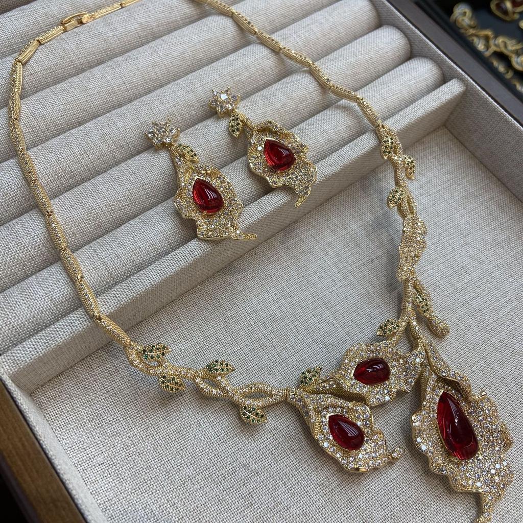 Vintage Fashion High-End Diamond-Encrusted Morning Flower Zircon Necklace Set Light Luxury Ruby Earrings Jewelry