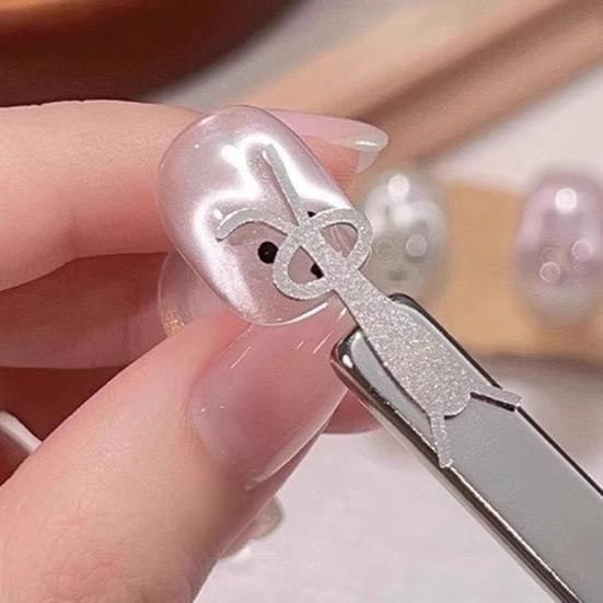Magnetic Nail Art Tool Bunny Shaped Cat Eyes Magnet for Gel Polish Professional Grade Metal Plate with Bunny Design Salon Manicure Essential