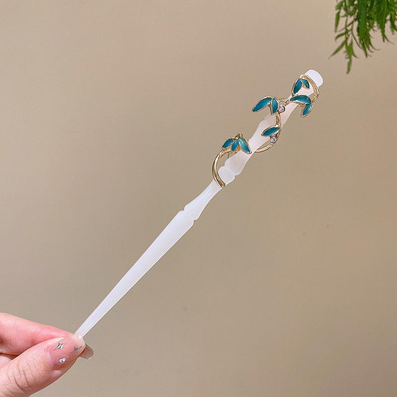 High-End Retro Chinese Tassel Hairpin for Women - Versatile Alloy Hair Clip for Elegant Updos