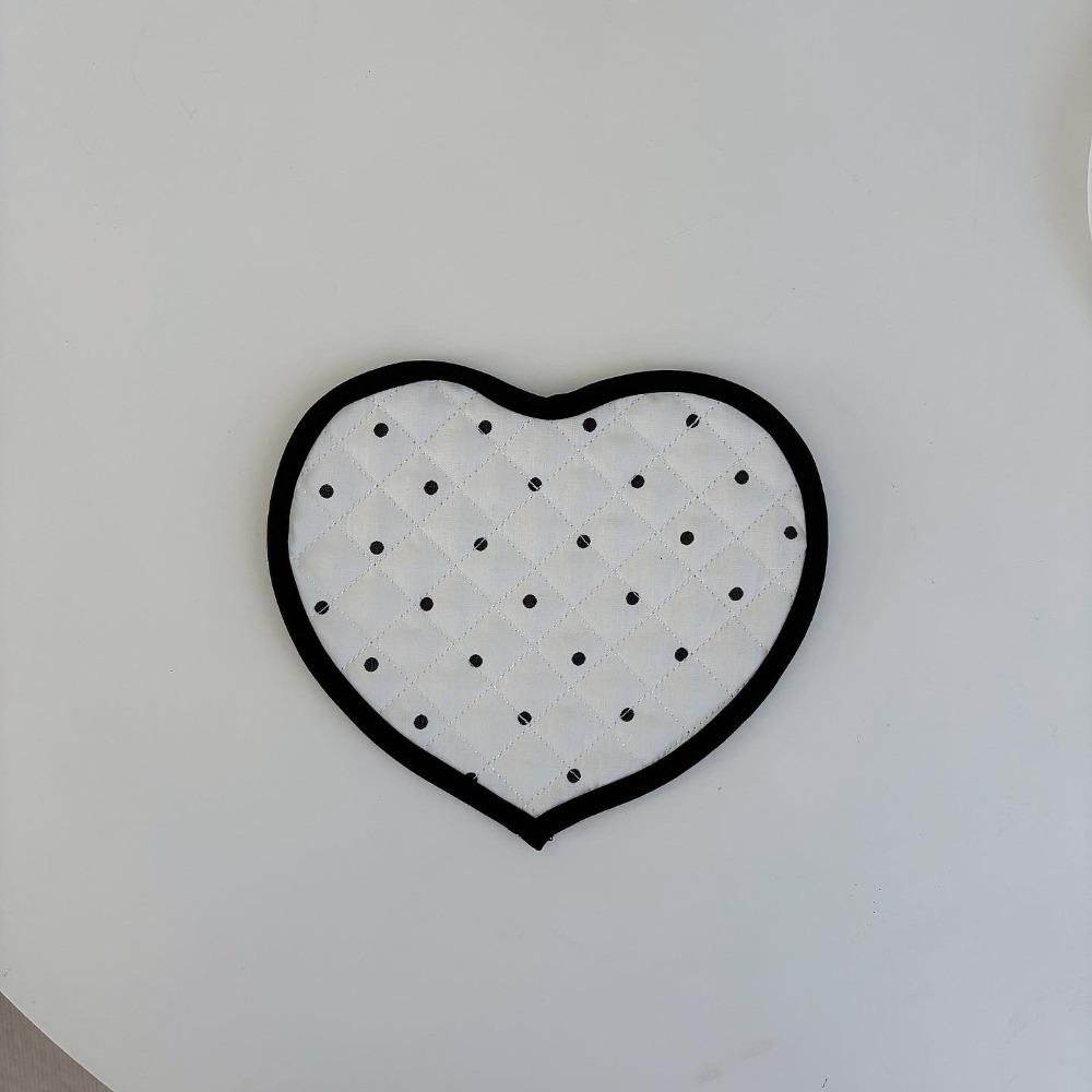 Washable Heart-shaped Bowl Pad Romantic Coaster Portable Quilted Mat  Photography Props