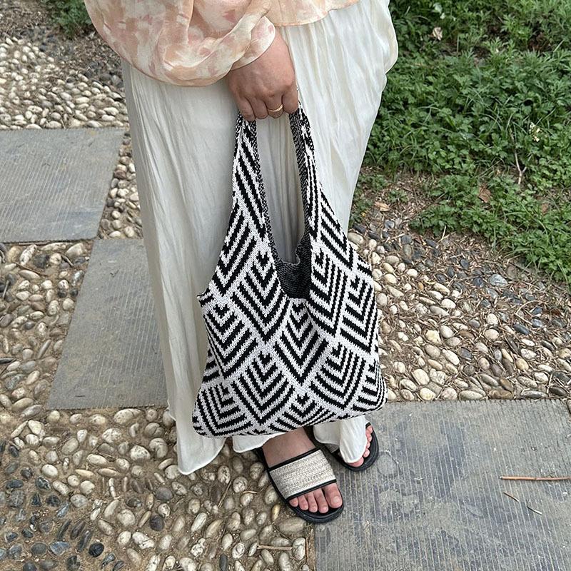 Модная геометрическая контрастная цветная вязаная вручную сумка-тоут женская минималистичная большой вместимости вязаная крючком сумка через плечо