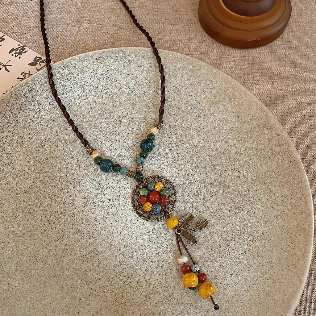 2025 Bohemian Ethnic Choker: Light Luxury Clavicle Necklace for Women