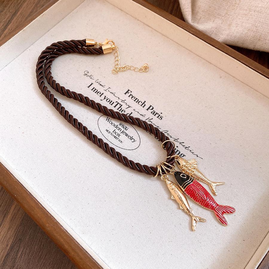 Floral Heart Pendant Necklace Holiday Retro Luxury Clavicle Jewelry for Women