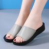 Женские белые тапочки-слайды, уличные тапочки на танкетке, толстые тапочки с открытым носком, повседневные черные сандалии для ходьбы для мамы