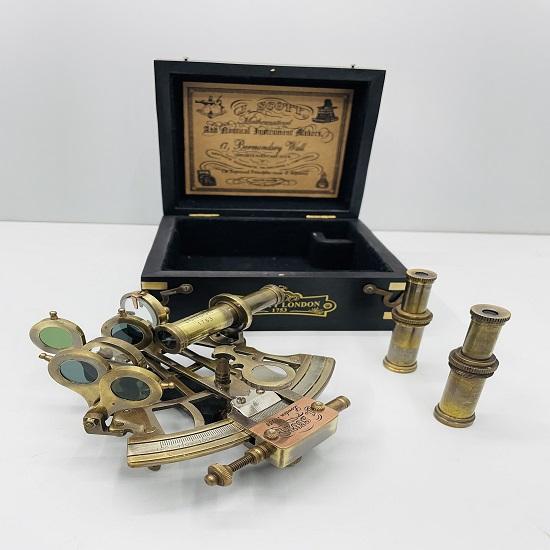 Морской коллекционный морской секстант из латуни с деревянной коробкой – London J. Скотт 1753, 13 см, 2 дополнительных телескопа