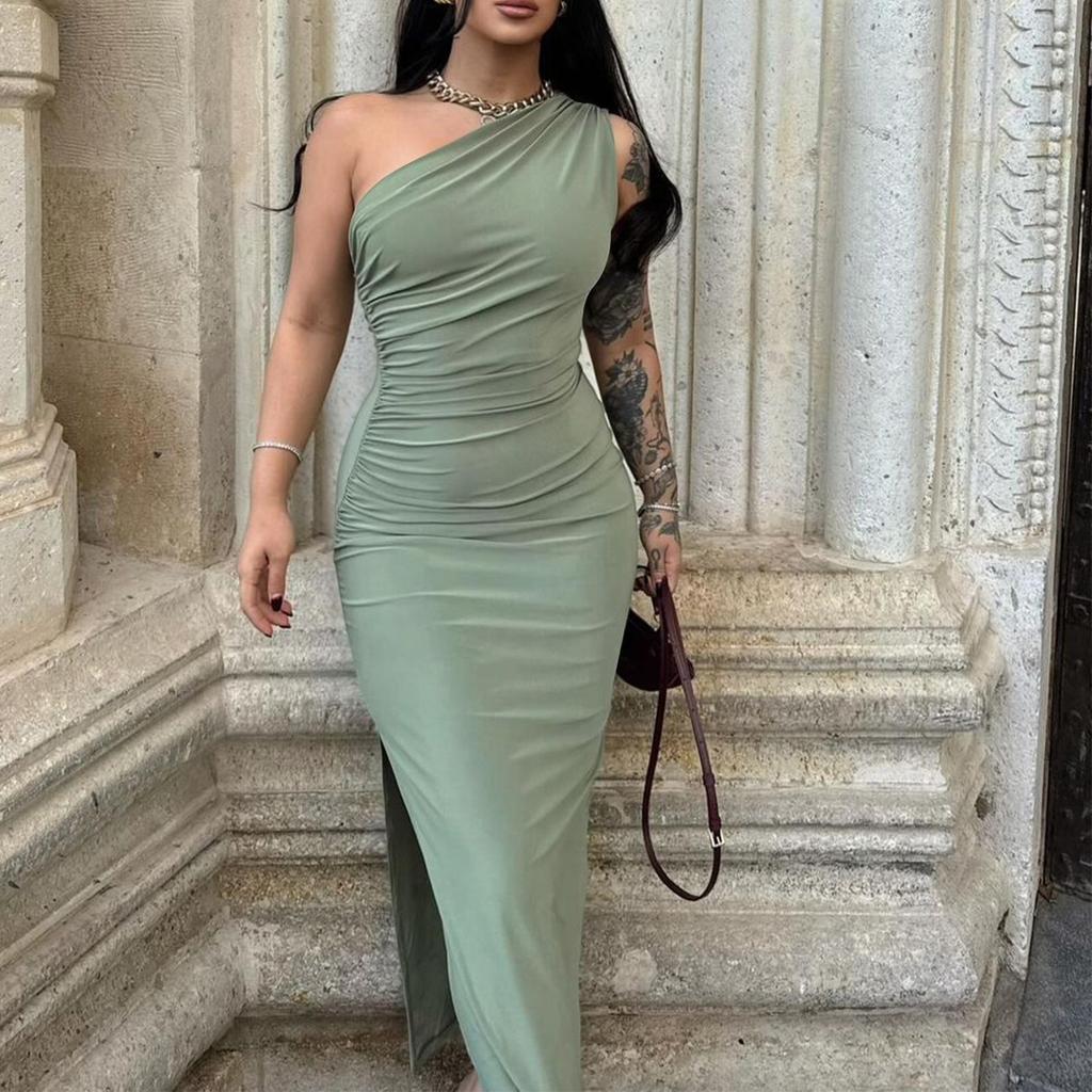 Женское модное однотонное платье на одно плечо без рукавов с плиссировкой и разрезом, с характером