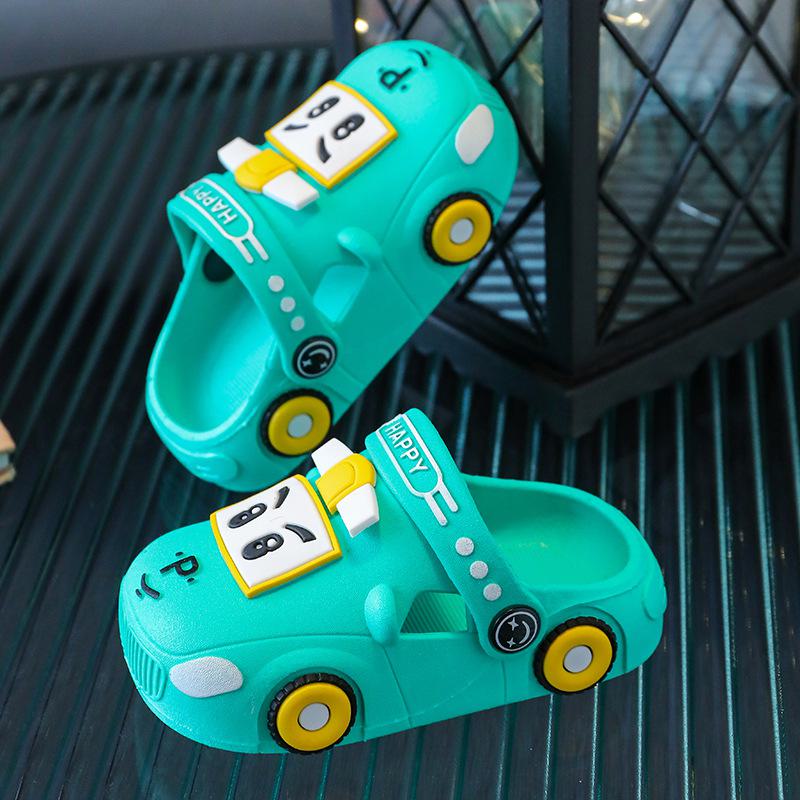 Детские туфли с мягкой подошвой и отверстиями, милые сандалии с героями мультфильмов, стильные летние тапочки