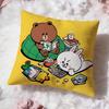 Подушка с персонажами Line Friends (Медвежонок Браун и Кролик Кони) - Премиум-комфорт, двусторонняя наволочка - Дизайн «Два в одном» для любой комнаты и салона автомобиля