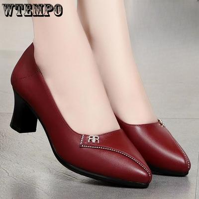 Женские кожаные туфли на мягкой подошве с каблуком средней высоты и толстым каблуком. Рабочая обувь.