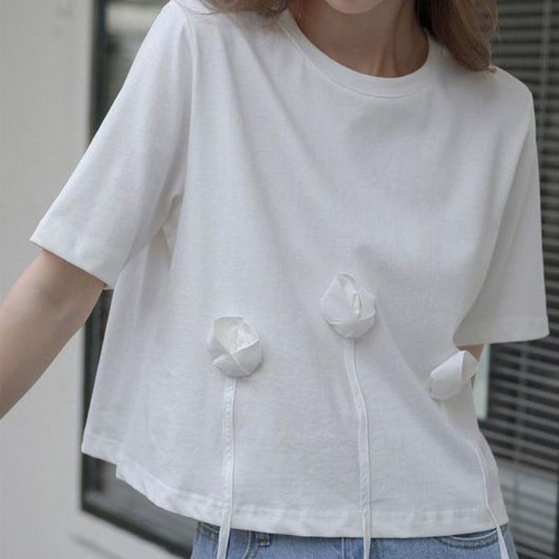 Футболка с короткими рукавами и трехмерным цветочным узором для женщин, летний дизайн, уникальный универсальный однотонный топ