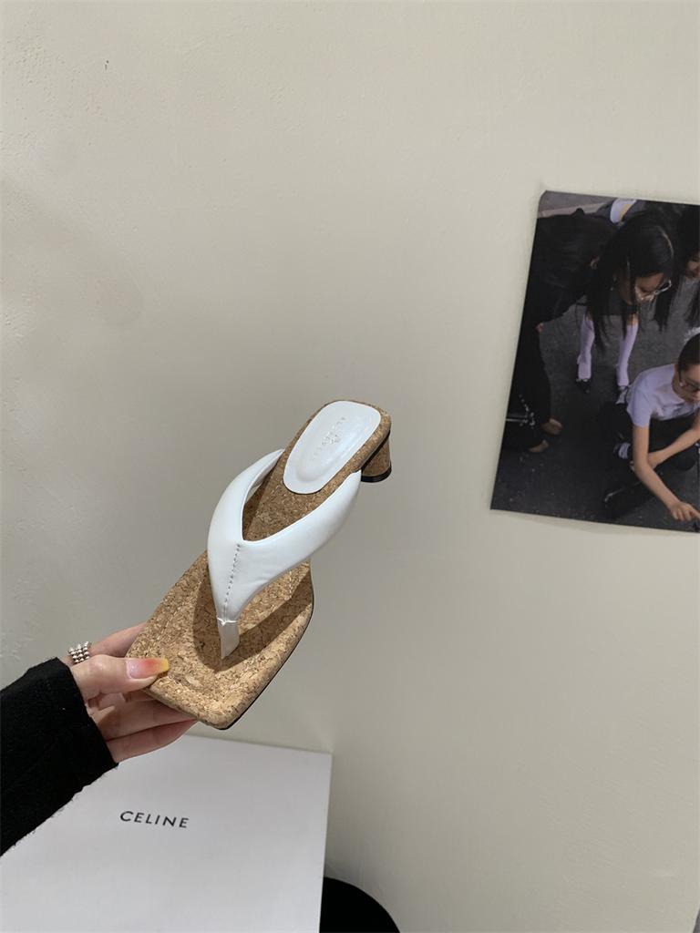 Fashion Square Heel Slippers Casual Rubber Flip Flops Shoes Woman 2025 Shale Female Beach Pantofle Block Luxury Soft Hawaiian Sabot New