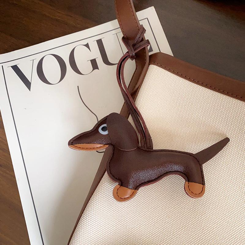 Брелок для ключей в виде собаки таксы из искусственной кожи, брелки для женщин, подвеска на сумку, ювелирное изделие, брелок для ключей, держатель для ключей в подарок