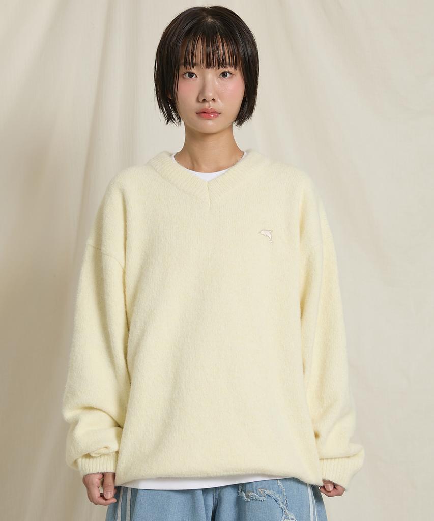 WAIKEI Dolphin Hairy V-Neck Knit Ivory
