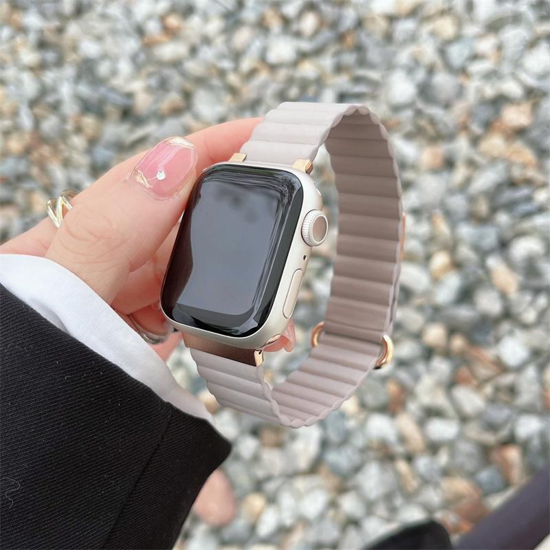 Кожаный магнитный ремешок для Apple Watch Ultra Band 49 мм 44 мм 40 мм 41 мм 45 мм 38/42 мм женский браслет-петля iWatch Series 9 8 7 SE 6