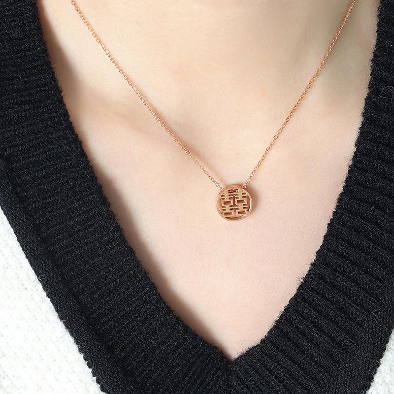 Двустороннее ожерелье из титановой стали с иероглифом Си, полое ожерелье в китайском стиле, нишевый дизайн, не выцветающие украшения в этническом стиле для женщин