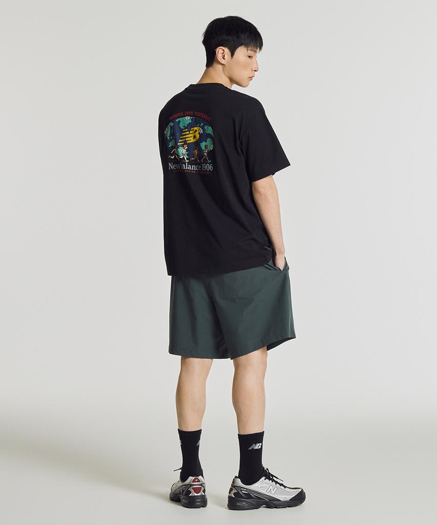 New Balance Nbneg21513 / Uni Nb Friends Футболка с коротким рукавом с графическим принтом Земля (черный)