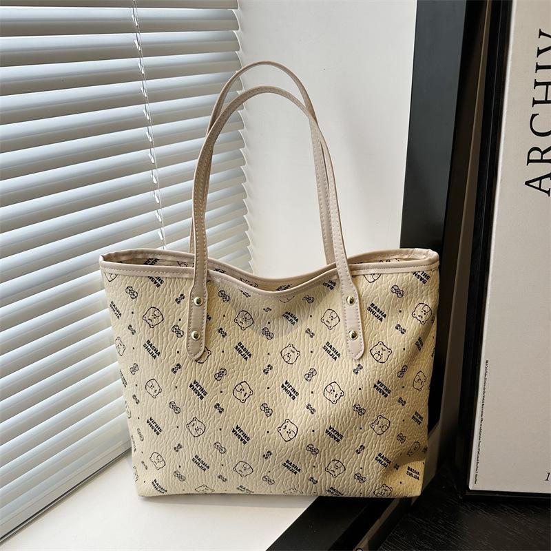 Fashion Trend Shoulder Handbag New Casual Personality Large Capacity Tote Bag Simple Underarm Commuter Bag