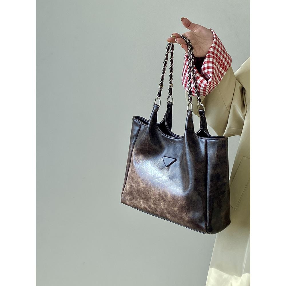 Ielgy Autumn Winter Retro Commuter Large Capacity Chain Tote Bag