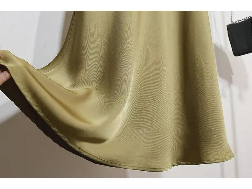 Элегантная юбка-трапеция из атласа цвета шампанского для женщин - Коллекция Весна/Осень 2024